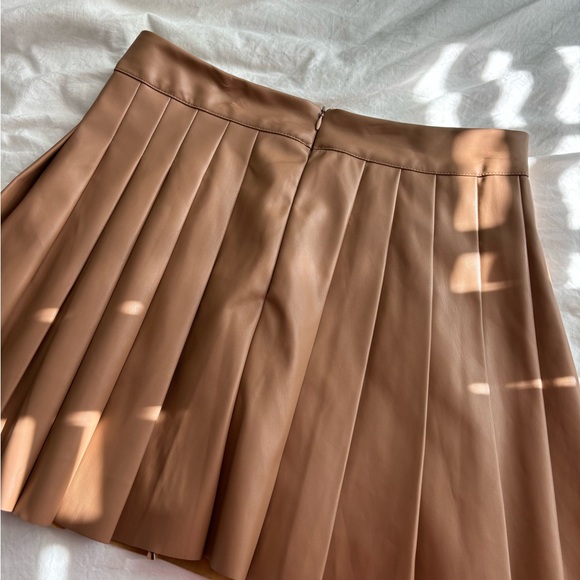 Do+Be Mini Brown Leather Pleated Skirt - Picture 6 of 7